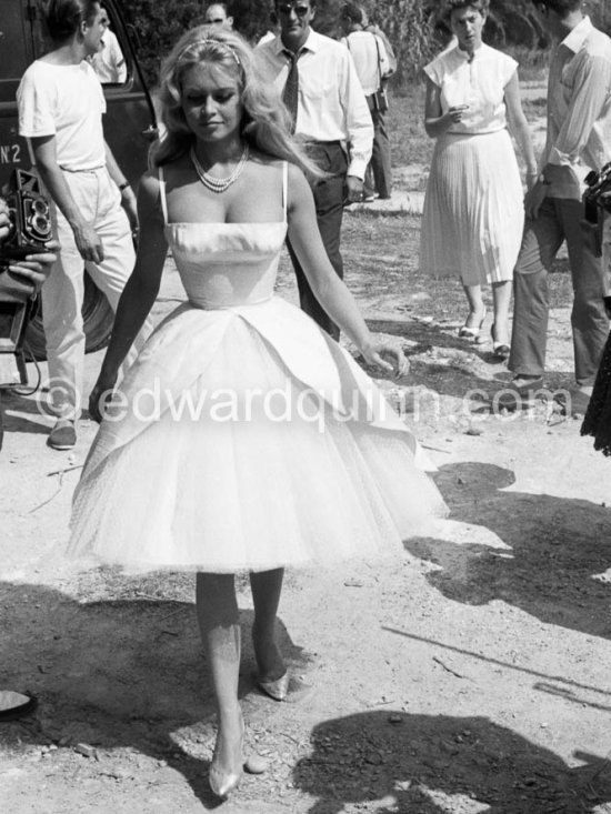 Brigitte Bardot during filming of “Voulez-vous danser avec moi?”. Nice 1959. - Photo by Edward Quinn