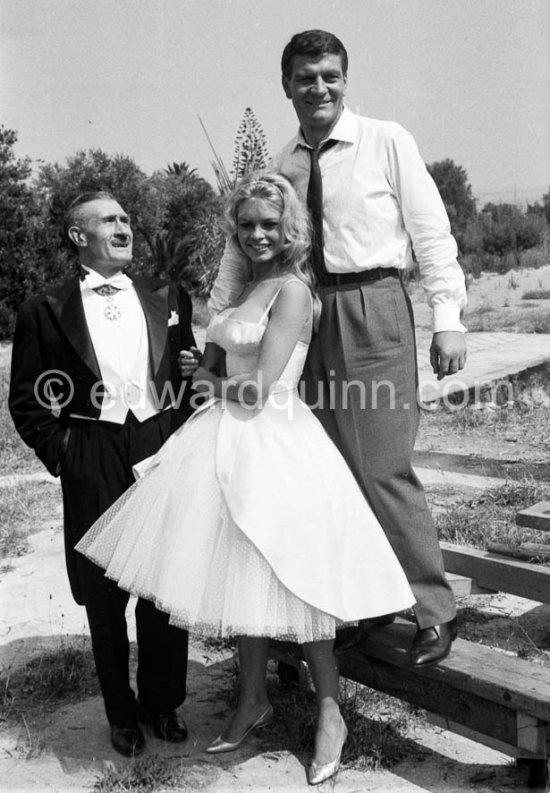 Brigitte Bardot, Henri Vidal and Noël Roquevert during filming of “Voulez-vous danser avec moi?”. Nice 1959. - Photo by Edward Quinn