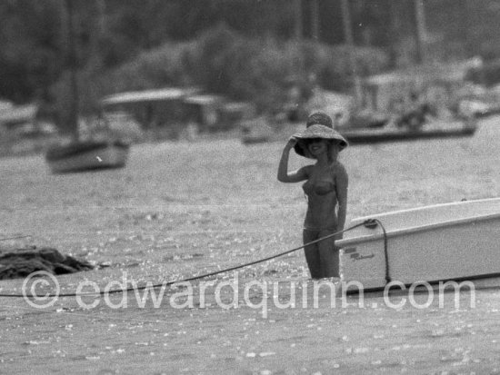 Brigitte Bardot near her home "La Madrague". Saint-Tropez 1961. - Photo by Edward Quinn