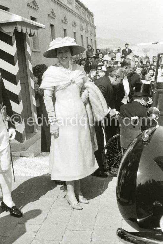 The Begum. Wedding of Grace Kelly and Prince Rainier. Monaco 1956. - Photo by Edward Quinn