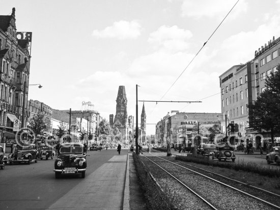 Kurfürstendamm, Gedächtniskirche, Berlin 1952. Car: Ford Taunus "Buckeltaunus 1939-1941 - Photo by Edward Quinn