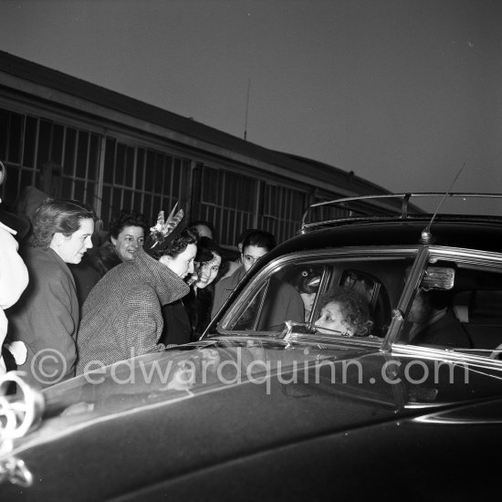 Colette in Monaco for "Prix Prince Pierre". Monaco-Ville 1954. Car: Buick 1946, 47, or 48 - Photo by Edward Quinn