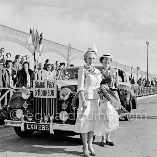 Concours d’Elégance Automobile. European cars above 9 h.p. N° 77 Rolls-Royce Silver Wraith, #WHD82, Limousine by James Young of Mrs. N. Cook won the Aga Khan Cup. Mrs. Cook and Mrs. Osborne also won "Grand Prix d\'honneur for élégance". Cannes 1951. (Detailed info on this car by expert Klaus-Josef Rossfeldt see About/Additional Infos) - Photo by Edward Quinn