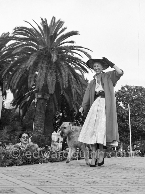 Concours d’élégance, Cannes 1954. - Photo by Edward Quinn