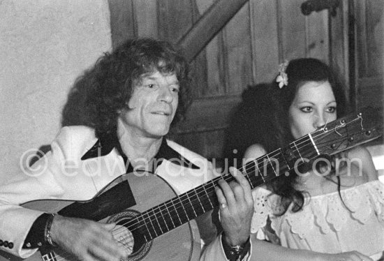 Manitas de Plata (Little Silverhands), flamenco guitarist. Saint-Tropez 1978. - Photo by Edward Quinn