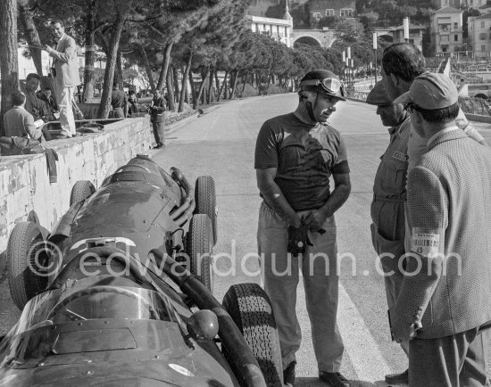 Juan Manuel Fangio, (32) Maserati 250F. Monaco Grand Prix 1957. - Photo by Edward Quinn