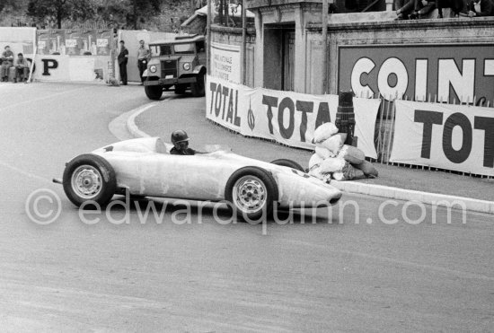 Maria Teresa de Filippis, (4) Porsche Special FII with Italian body ("Behra-Porsche"). Monaco Grand Prix 1959. - Photo by Edward Quinn