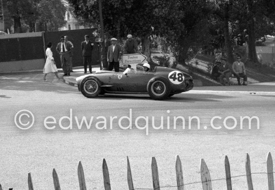 Wrong direction: Phil Hill, (40) Ferrari Dino 246. Monaco Grand Prix 1959. - Photo by Edward Quinn