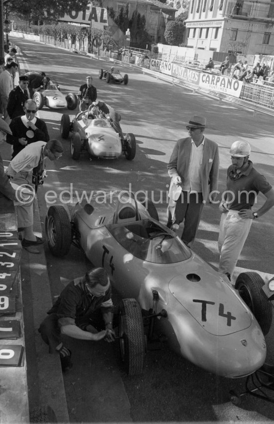 Joakim Bonnier on the right, (T4) Porsche 787, Dan Gurney\'s Porsche 718 (4), Hans Herrmann\'s Porsche 787 (6), passing Phil Hill (38), Ferrari 156. Monaco Grand Prix 1961. - Photo by Edward Quinn