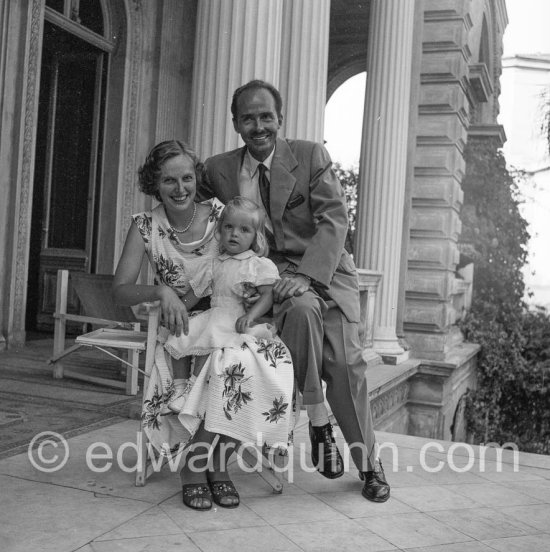 Otto von Habsburg, his wife Regina von Habsburg and daughter Andrea. Monte Carlo 1955. - Photo by Edward Quinn