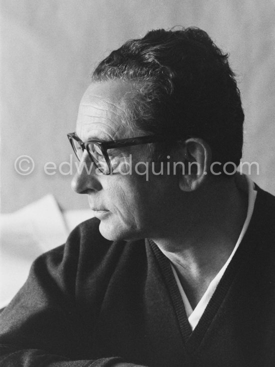 Hans Hartung at his apartment, Promenade des Anglais, Nice 1961. - Photo by Edward Quinn