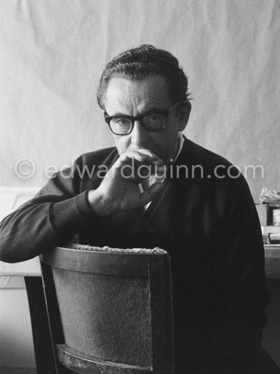 Hans Hartung at his apartment, Promenade des Anglais, Nice 1961. - Photo by Edward Quinn