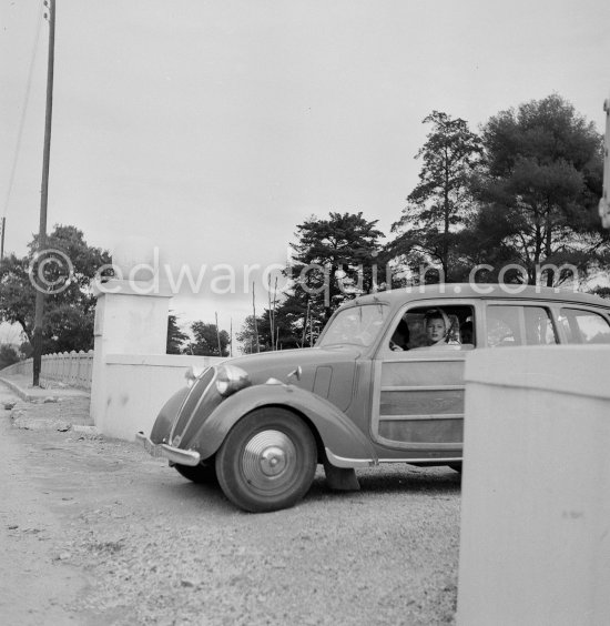 Rita Hayworth with her daughters Rebecca and Yasmina leaving Château de l’Horizon, property of Aly Khan. Golfe-Juan 1951. Car: Fiat 508 C/1100 Nuova Balilla, special-bodied woody-wagon - Photo by Edward Quinn