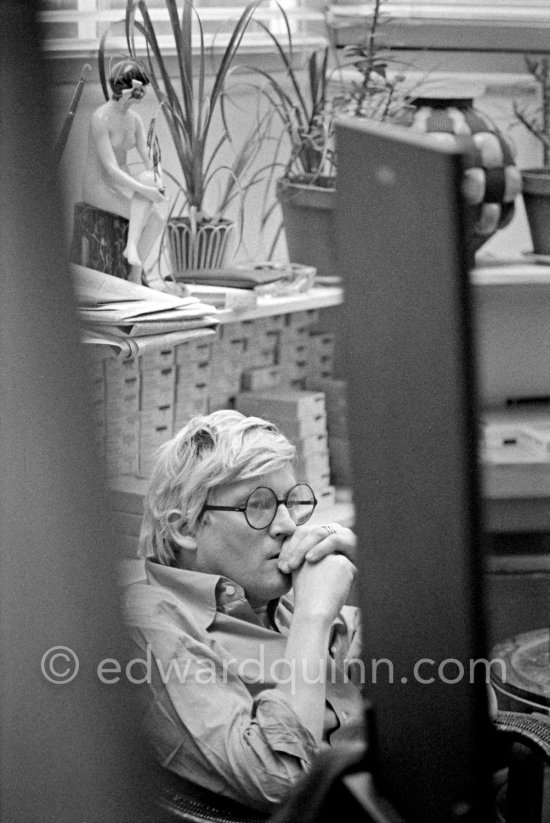 David Hockney at his studio, London 1977. - Photo by Edward Quinn