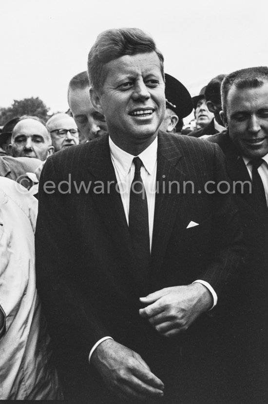 Visit of President Kennedy to Ireland. Garden party at Aras an Uchtarain, the official residence and principal workplace of the President of Ireland. It is located off Chesterfield Avenue in the Phoenix Park. Dublin 27.6.1963. - Photo by Edward Quinn