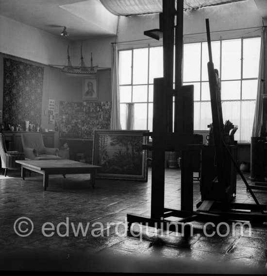 Atelier of Moïse Kisling, Villa "La Baie". Sanary-sur-Mer, Var, Provence-Alpes-Côte d\'Azur 1953. - Photo by Edward Quinn