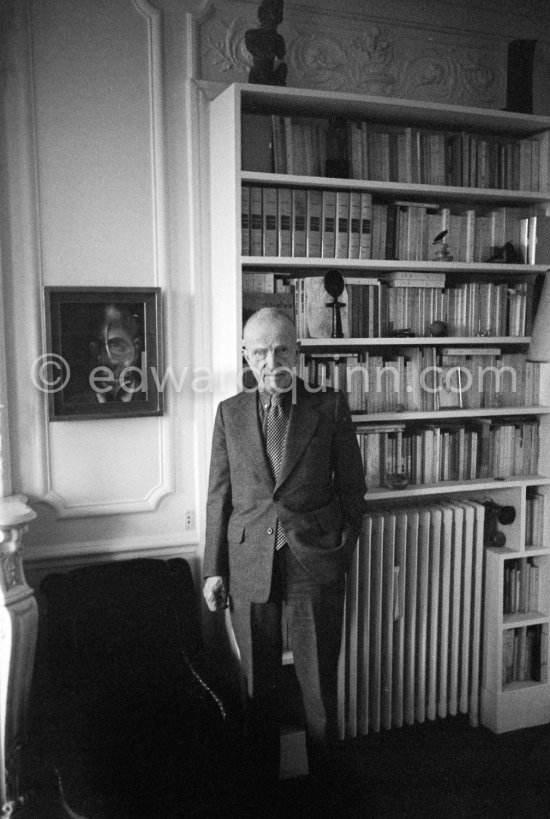 Michel Leiris, French writer, husband of Louise Leiris (Galerie Louise Leiris). On the wall: Francis Bacon, Portrait of Michel Leiris 1976. Oil on canvas. Today Centre Georges Pompidou. (Donation Louise and Michel Leiris) Paris 1983. - Photo by Edward Quinn