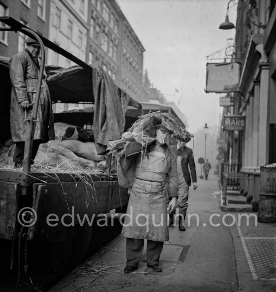 London 1950. - Photo by Edward Quinn