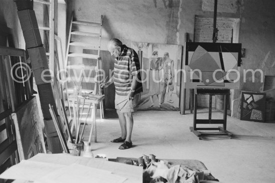 Alberto Magnelli at his studio La Ferrage, Plan-de-Grasse 1957. - Photo by Edward Quinn