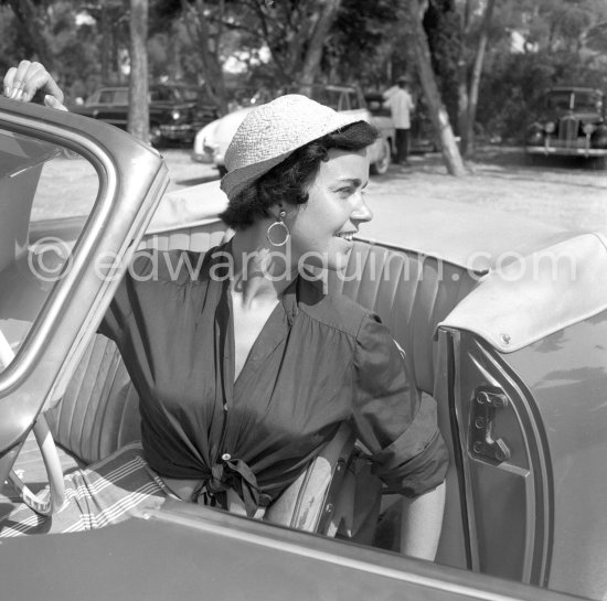 Young Lady with hat, Cap d\'Antibes c. 1955. Car: Porsche 356 A (1955 ?). - Photo by Edward Quinn