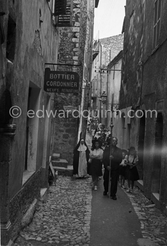 Procession. Monaco 1951 - Photo by Edward Quinn