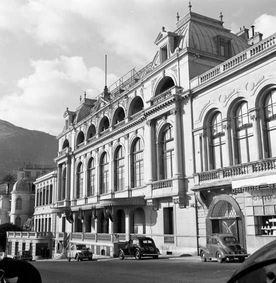 Olympic Maritime (later offices of Aristotle Onassis, former Sporting Club, Avenue Monte-Carlo, later Avenue d\'Ostende. Monaco 1953. - Photo by Edward Quinn