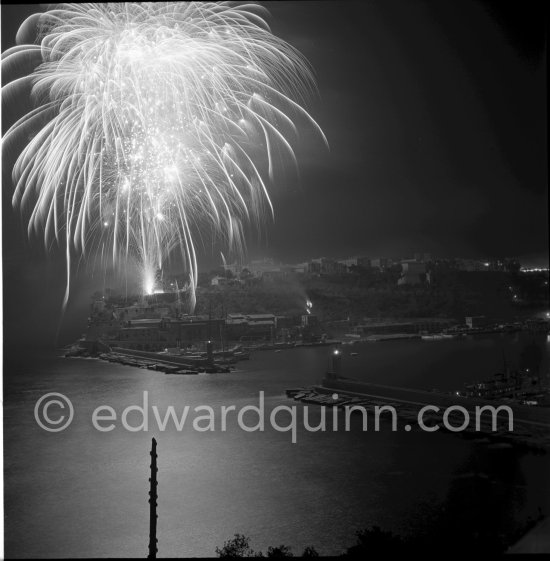 Fireworks. Rocher and harbor. Monaco 1953. - Photo by Edward Quinn