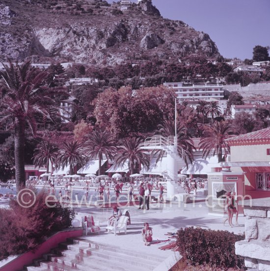 Monte Carlo Beach 1957. - Photo by Edward Quinn