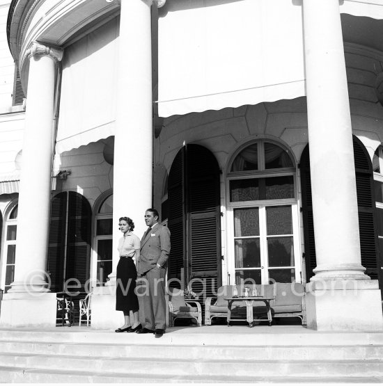 Aristotle and Tina Onassis. Château de la Croë. Cap d\'Antibes 1954. - Photo by Edward Quinn