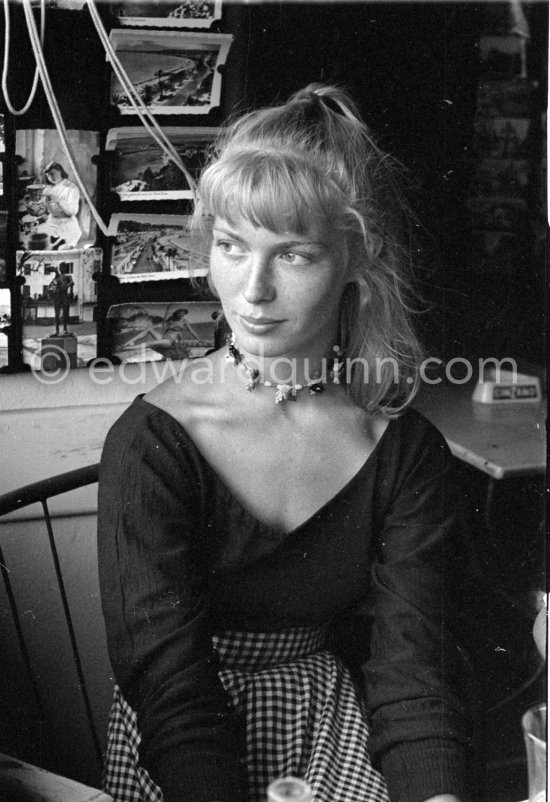 A young art student, Sylvette David, was chosen by Pablo Picasso as model in 1954. for a series of paintings and drawings. Vallauris 1954. - Photo by Edward Quinn