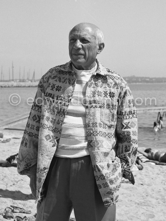 Pablo Picasso at the beach. Cap d’Antibes 1954. | Edward Quinn Photographer