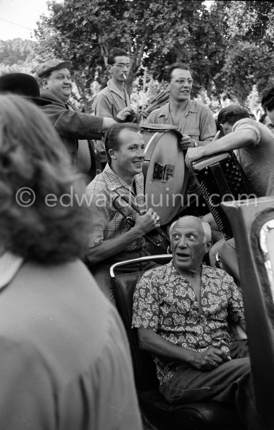 Before the first Corrida of Vallauris organized by Pablo Picasso 1954. Car: Mathis EMY 4-S 1934 Saint Moritz - Photo by Edward Quinn