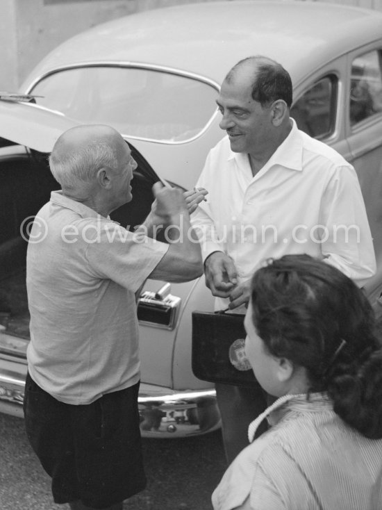 Picasso and Luis Buñuel. During filming of "Le mystère Picasso”. Nice, Studios de la Victorine, 1955. - Photo by Edward Quinn