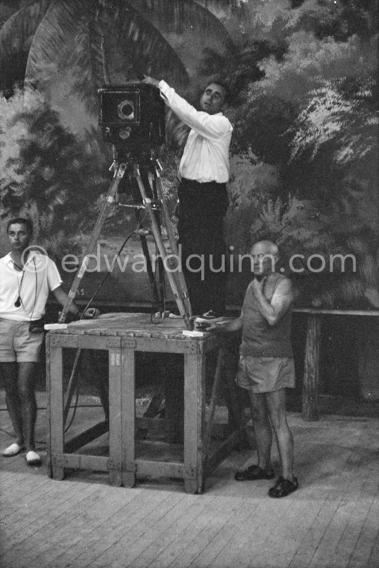 Pablo Picasso, Henri-Georges Clouzot and cameraman Renoir. "Le mystère Picasso”, Nice, Studios de la Victorine 1955. - Photo by Edward Quinn