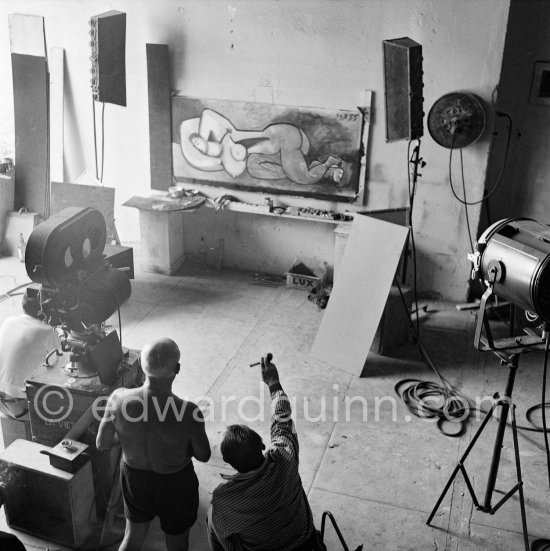 Henri-Georges Clouzot and Pablo Picasso at work during filming of "Le mystère Picasso", documentary. Nice, Studios de la Victorine, 1955. - Photo by Edward Quinn