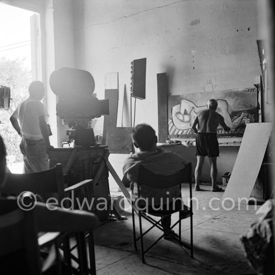 Pablo Picasso and Henri-Georges Clouzot. During filming of "Le mystère Picasso", documentary. Nice, Studios de la Victorine, 1955. - Photo by Edward Quinn