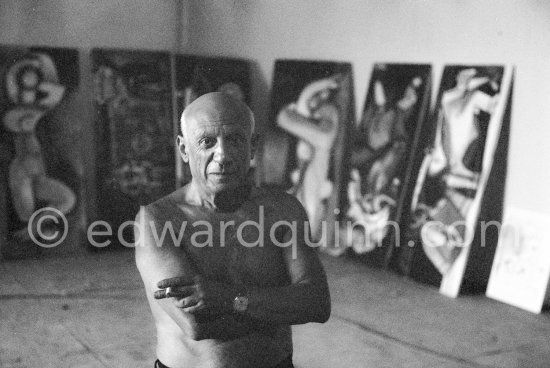 Pablo Picasso during filming of "Le mystère Picasso", documentary. Nice, Studios de la Victorine, 1955. - Photo by Edward Quinn