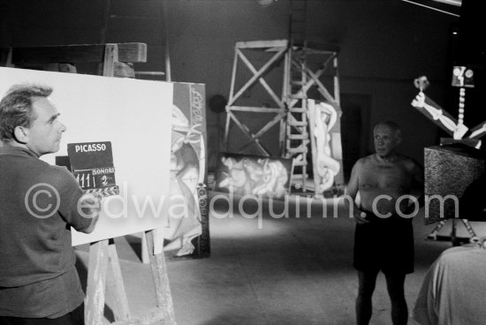 Henri-Georges Clouzot and Pablo Picasso. Large signature second version. "Le mystère Picasso", Nice, Studios de la Victorine 1955. - Photo by Edward Quinn