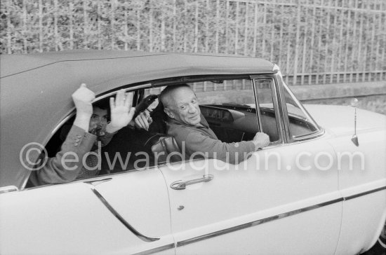 Pablo Picasso Lincoln Premier Convertible 1957. Jacqueline, Catherine Hutin, Renato Guttuso, Francine Weisweiller, during filming of "Le Testament d’Orphée". Saint-Jean-Cap-Ferrat 1959. - Photo by Edward Quinn