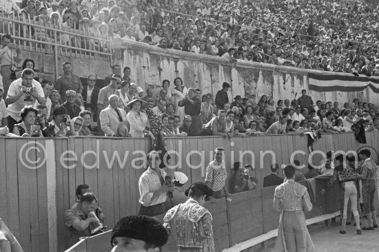 Pablo Picasso and Jacqueline at the bullfight, on the right of him Marie Cuttoli and Anna Maria Torra Amat, wife of Spanish publisher Gustavo Gili, behind her Douglas Cooper. Arles 1960. - Photo by Edward Quinn