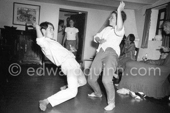 Catherine Hutin and Claude Picasso dancing the Twist in a restaurant at Mougins 1962. - Photo by Edward Quinn