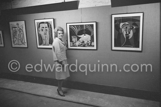 Suzanne Ramié, Exposition "Pablo Picasso, linographies originales". Madoura, Vallauris 1963. - Photo by Edward Quinn