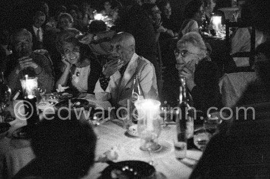 Pablo Picasso, Jacques Prévert and Suzanne Ramié. Opening of Zadkine exhibition at Galerie Madoura. Vallauris 1963. - Photo by Edward Quinn