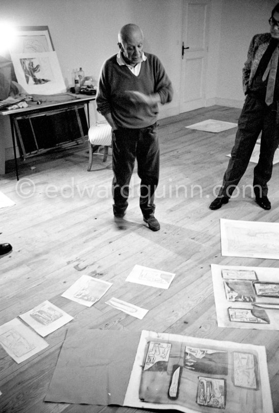 Pablo Picasso, Roland Penrose and Hidalgo Arnéra. Mas Notre-Dame-de-Vie, Mougins 1964. - Photo by Edward Quinn