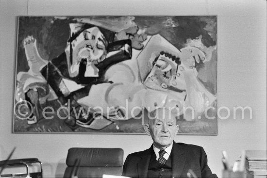 Daniel-Henry Kahnweiler in his office at the Galerie Louise Leiris. Paris 1972. Behind him "Les dormeurs" by Picasso. - Photo by Edward Quinn