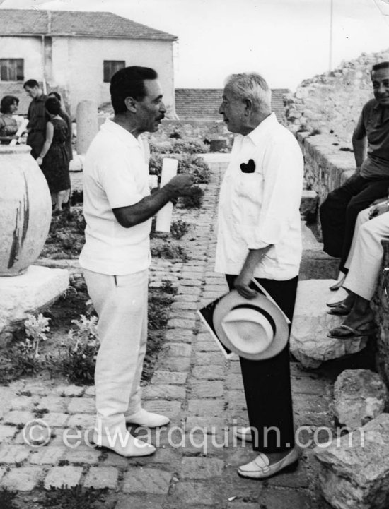 Jacques Prévert and Michele Sapone, Picasso\'s tailor. Exhibition of Mario Prassinos. Musée Grimaldi, Antibes 1961. - Photo by Edward Quinn