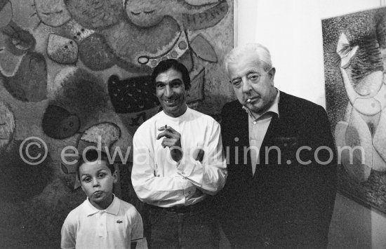 Jacques Prévert and Javier Vilató. Javier Vilató exhibition. Place and date unknown. - Photo by Edward Quinn