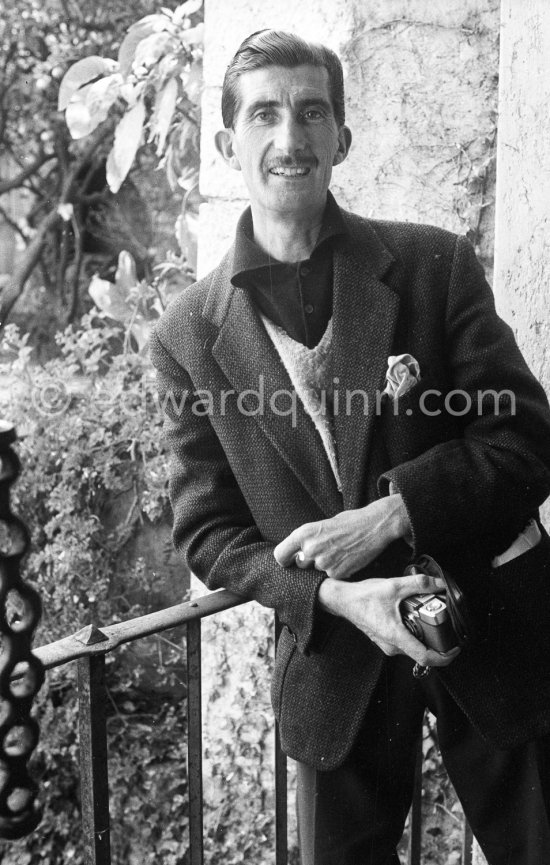 Edward Quinn pictured by artist Hans Hartung. Saint-Paul-de-Vence 1961. - Photo by Edward Quinn