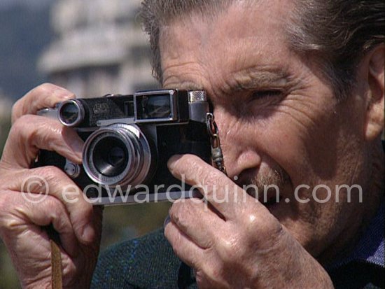 Edward Quinn with his Leica M3, Cannes 1994. Foto Heinz Bütler - Photo by Edward Quinn