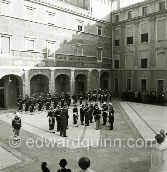 Prince Rainier. Award ceremony in the courtyard of the Palace. Fête Nationale. Monaco 1954. - Photo by Edward Quinn